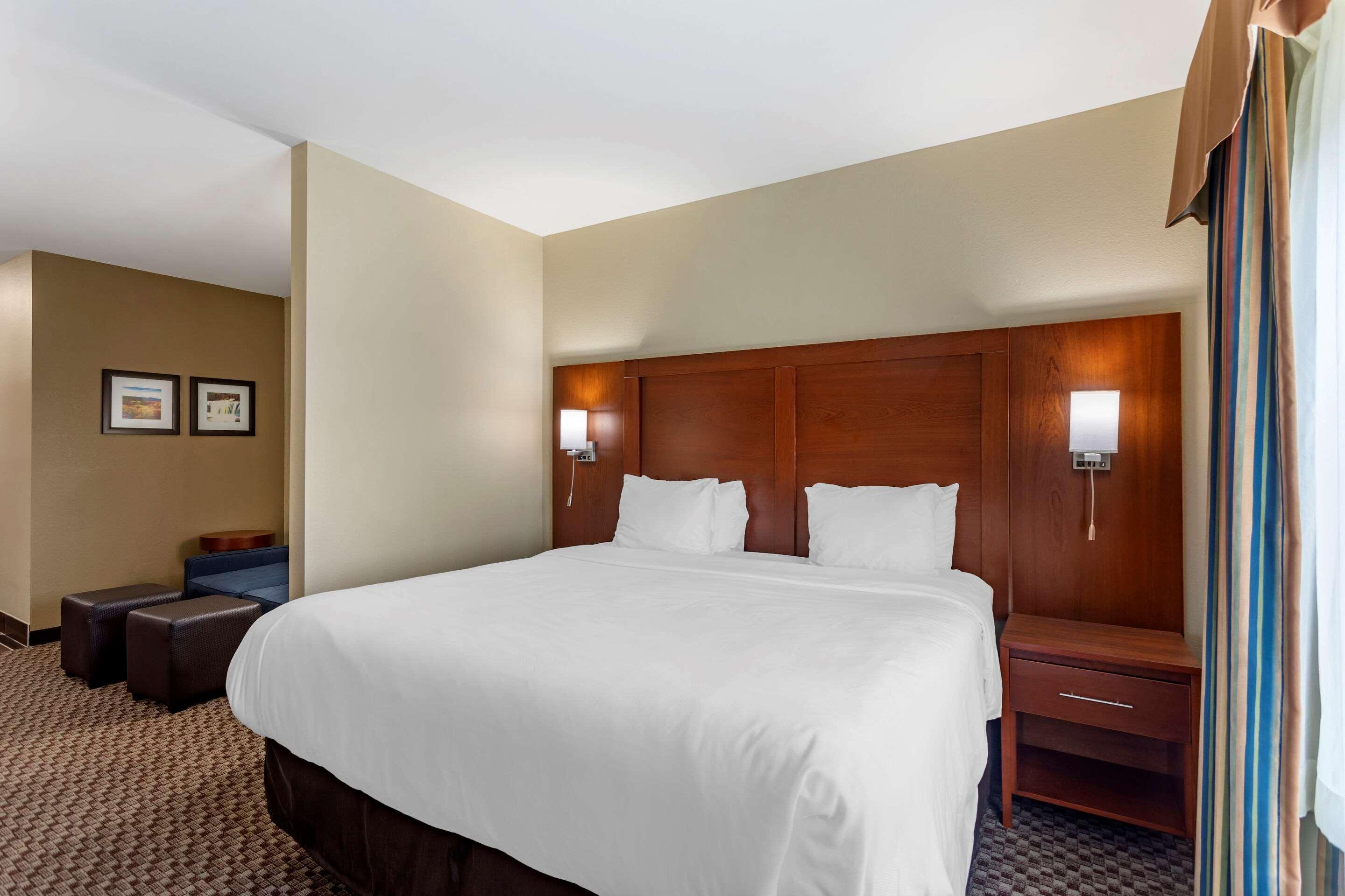 Comfort Inn & Suites Carbondale University Area Exterior foto